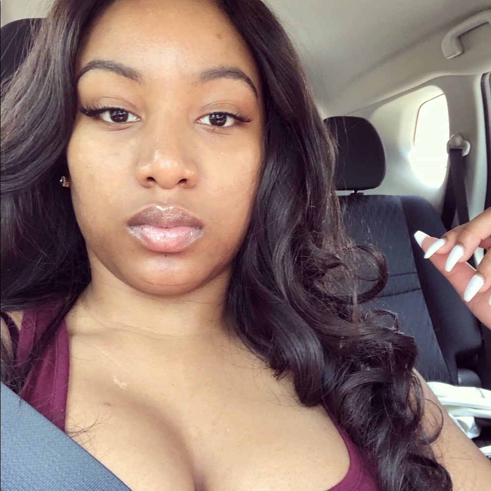 Meet your Posher, Imone